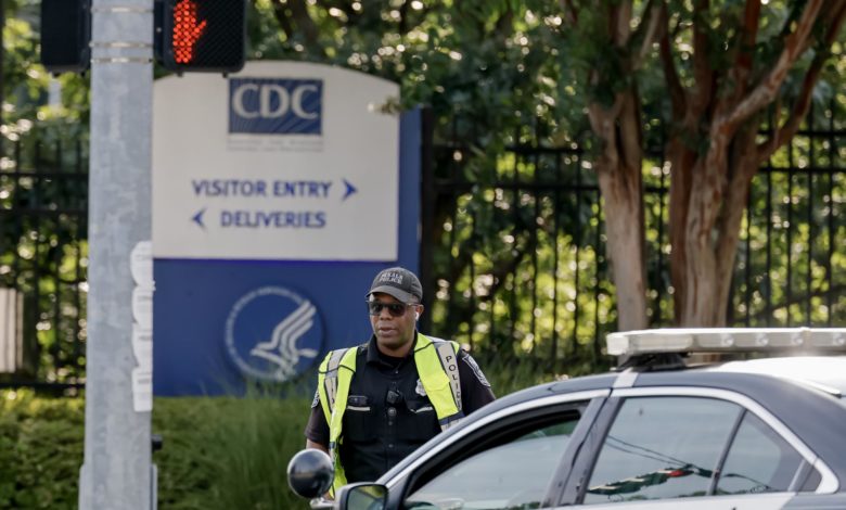 EE.UU. cesa a la directora de la agencia de Control de Enfermedades y dimiten altos cargos