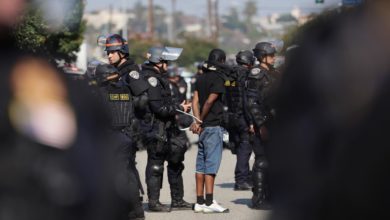 Activistas condenan que agentes migratorios se camuflen en camión de mudanzas para redada