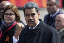 Nicolás Maduro jura que a Venezuela "no la toca nadie"