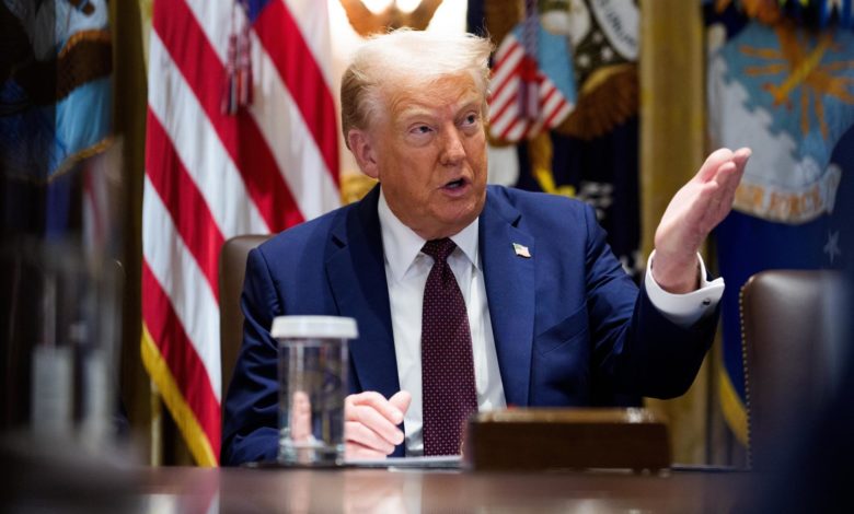 Trump plantea enviar cheques de "rembolso arancelario" a ciudadanos de EE.UU.