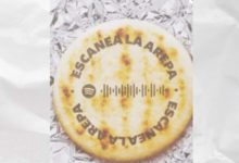 Warner Music lanza campaña “Escanea la arepa” para promover música venezolana en Colombia (+VIDEO)