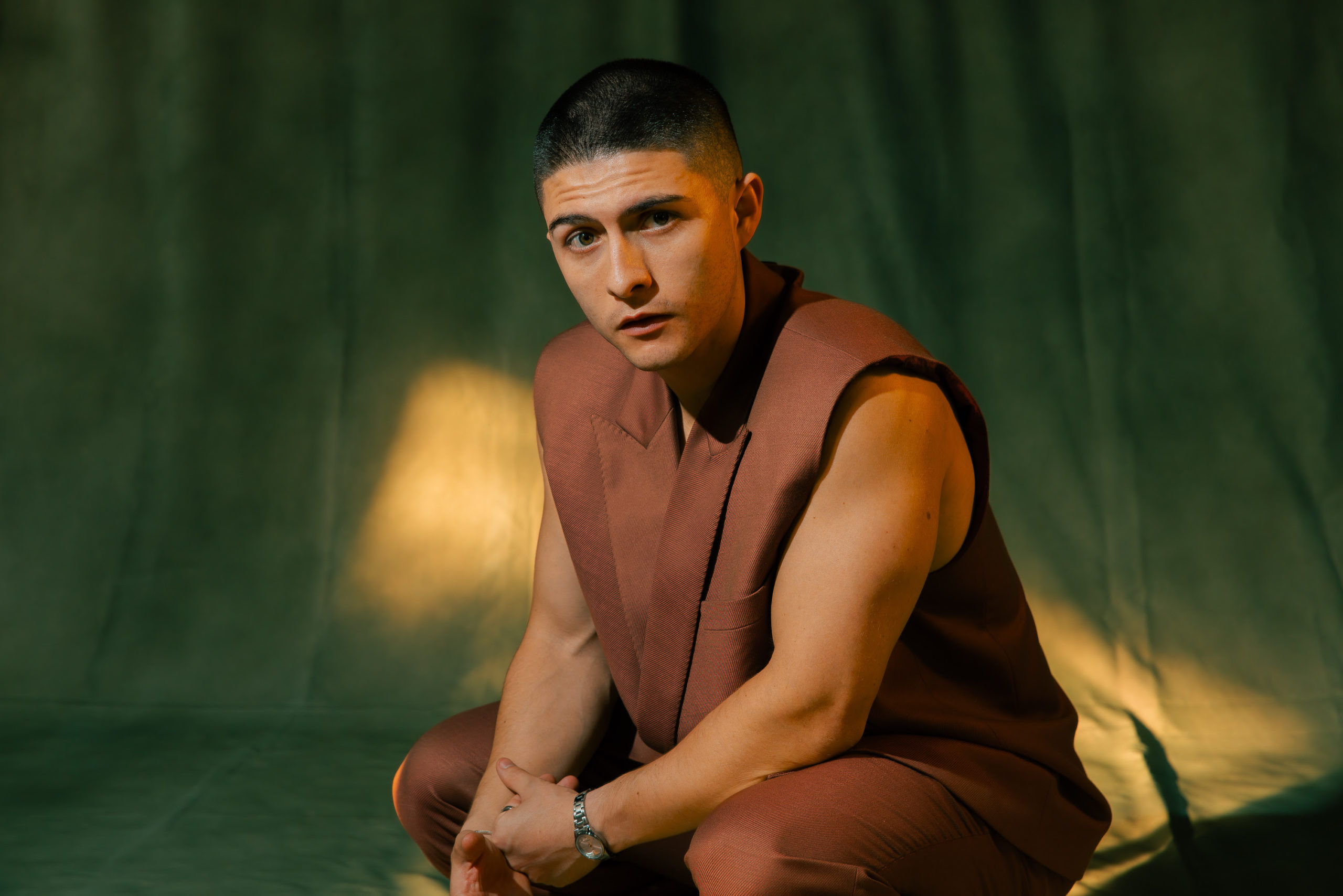 La estrella ecuatoriana Alex Ponce, nominado a Premios Juventud 2025