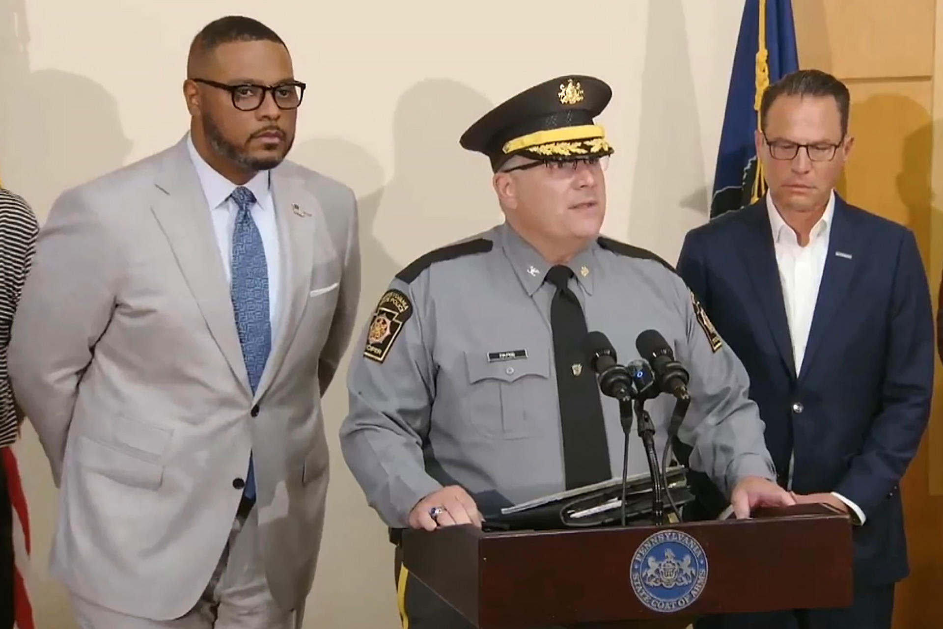 Tres policías muertos durante un tiroteo en Pensilvania