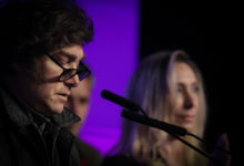 Milei sufre un duro golpe electoral ante un peronismo revitalizado con Axel Kicillof