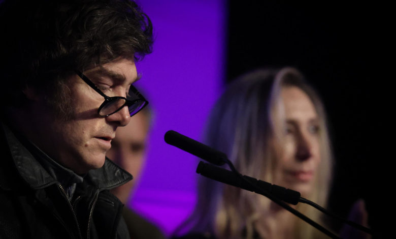 Milei sufre un duro golpe electoral ante un peronismo revitalizado con Axel Kicillof