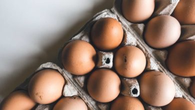 Casi 100 personas enfermas en brote de Salmonella vinculado a huevos retirados del mercado