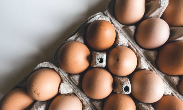 Casi 100 personas enfermas en brote de Salmonella vinculado a huevos retirados del mercado