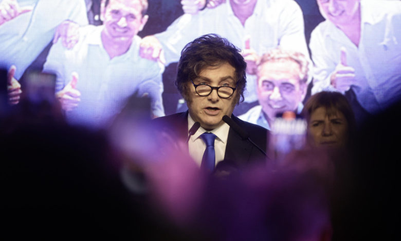 Milei obtiene un fuerte respaldo electoral, crece en el Congreso y anticipa reformas
