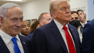 Trump se reúne con los familiares de los rehenes