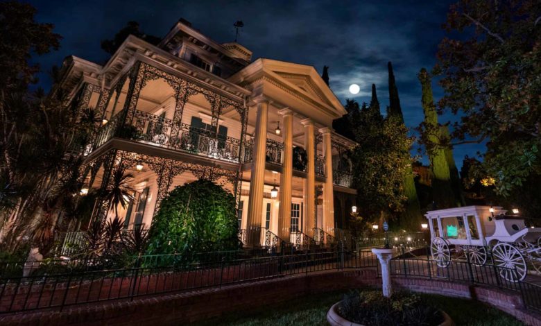 Mujer fallece tras sufrir un paro cardíaco en la atracción Haunted Mansion de Disneyland