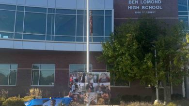 La comunidad de Ogden se une en una emotiva vigilia por el joven de 16 años asesinado cerca de la escuela Ben Lomond