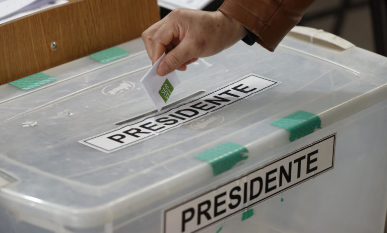 El voto obligatorio y el voto migrante llenan de incertidumbre una elección inédita en Chile
