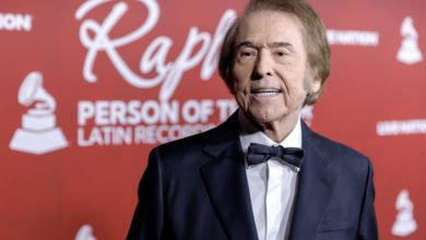 La industria le regala a Raphael "su gran noche" como Persona del Año en los Latin Grammy