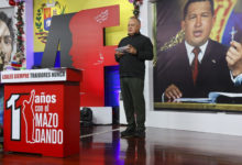 Venezuela cumple y revoca la concesión de varias aerolíneas, mientras EEUU sube la presión