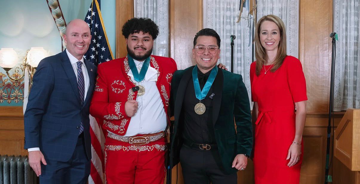 Jóvenes de Academia Mis Raíces celebran reconocimiento del Gobernador de Utah con una noche de música y orgullo comunitario