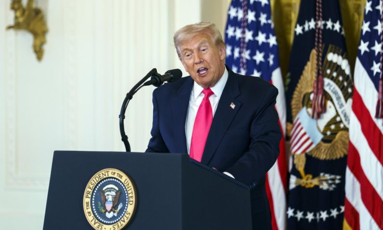 Trump autoriza liberar los archivos Epstein, pero no hay fecha segura de difusión