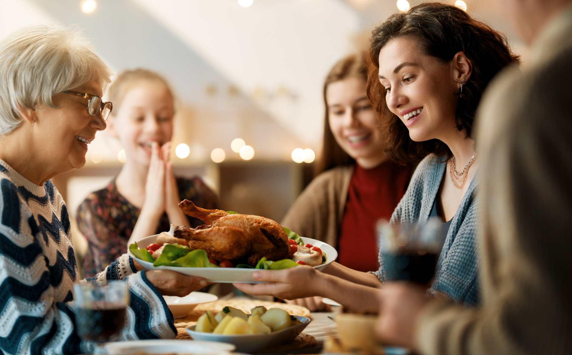 Cómo evitar tragedias en carretera: Lo que toda familia debe saber para viajar en Acción de Gracias