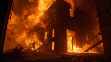 Bomberos controlan un incendio masivo en complejo de apartamentos en construcción en Lehi