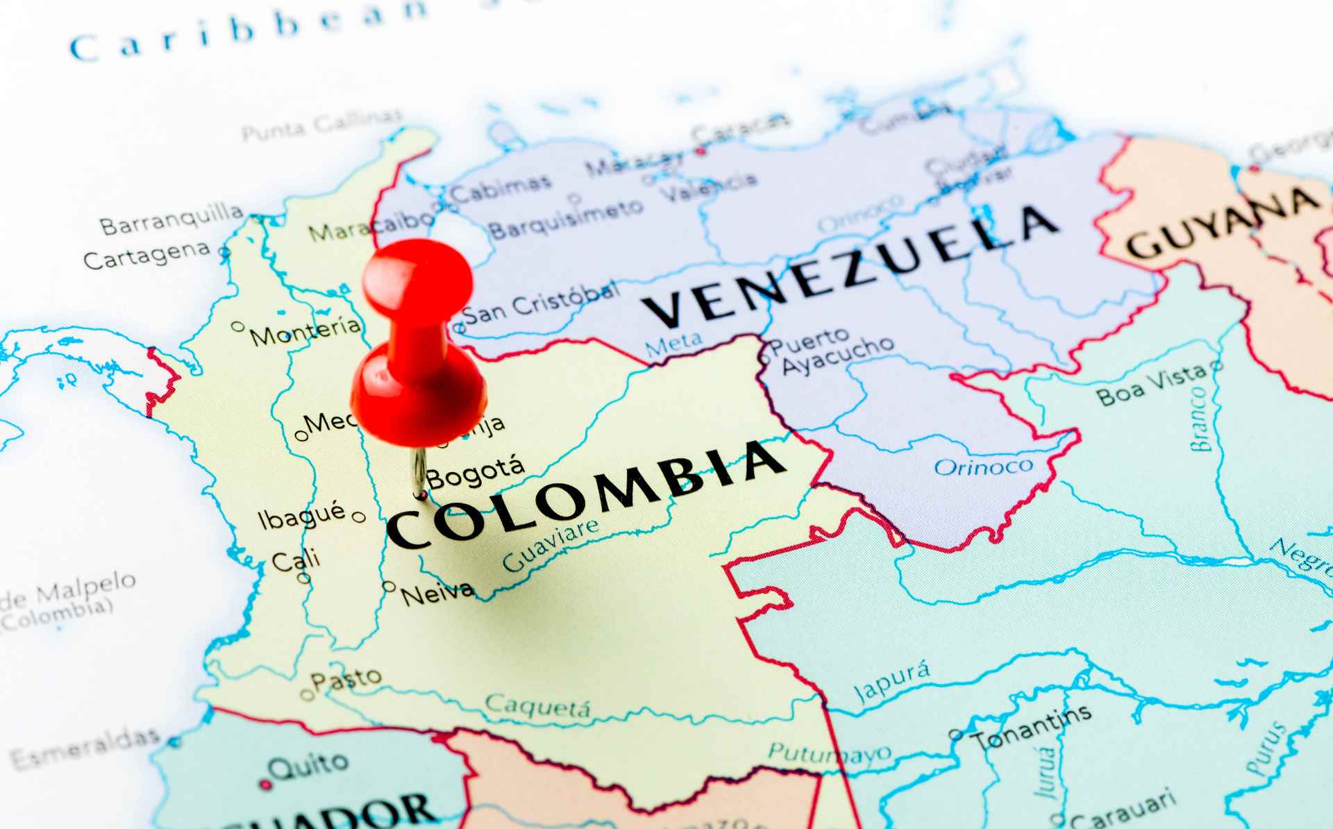 Colombia abre la puerta a un posible asilo para Nicolás Maduro en medio de debates sobre transición política