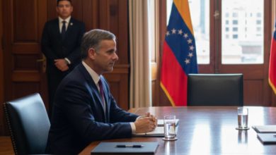 Encuentro inesperado en Caracas: Director de la CIA se reúne con Delcy Rodríguez bajo órdenes de Trump, según New York Times