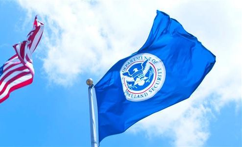 Estados Unidos autoriza detenciones prolongadas de refugiados sin residencia permanente