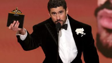 Bad Bunny rompe la historia de los Grammy y lleva el español al máximo galardón de la música