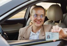 Kansas debate un proyecto que incorporaría el estatus migratorio en las licencias de conducir