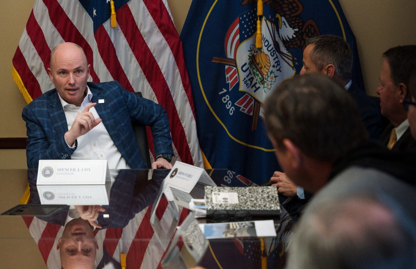 Gobernador de Utah respalda centro de detención migratoria y desata debate en Salt Lake City