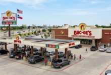 Tensiones internacionales impulsan al alza el precio de la gasolina en Estados Unidos