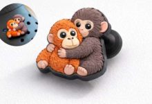 Crocs lanza accesorio inspirado en Punch, el monito viral que conquistó internet