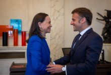 Macron recibe a María Corina Machado en el Elíseo y refuerza apoyo a la transición democrática en Venezuela