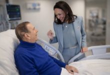 Edmundo González informa que está hospitalizado y envía mensaje a venezolanos en Madrid