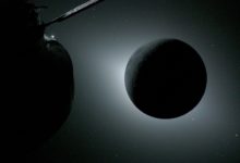 La tripulación de la misión Artemis II de la NASA envía a la Tierra fotografías oficiales del sobrevuelo lunar (+FOTOS)