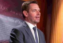 Quinta denuncia por conducta sexual inapropiada precipita la renuncia de Eric Swalwell al Congreso