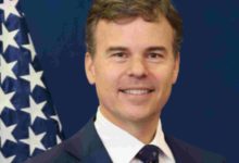 Estados Unidos designa a John Barrett en Caracas: Perfil y desafíos del nuevo encargado de negocios