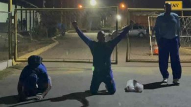 Excarcelan a tres expolicías metropolitanos tras 23 años detenidos en Venezuela
