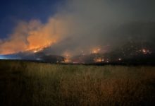 Incendio en Bonneville alcanza 495 acres mientras equipos refuerzan labores de contención cerca de Salt Lake City