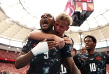 Canadá marca seis goles y México se proclama campeón de grupo