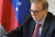 Edmundo González denuncia presiones para abandonar su reclamo electoral a cambio de la liberación de su yerno