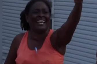 Madre que perdió a su hija en el terremoto responsabiliza al Estado por el colapso del urbanismo Hugo Chávez (+VIDEO)