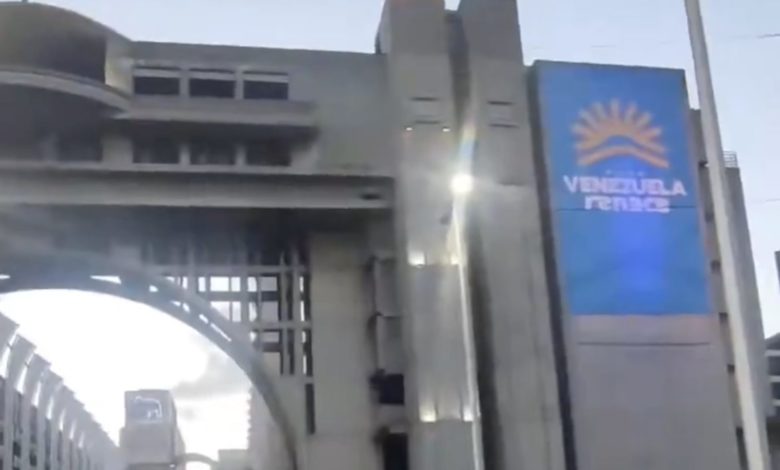 Régimen retira imágenes de Chávez y Bolívar del Palacio de Justicia y coloca símbolos del Plan Venezuela Renace
