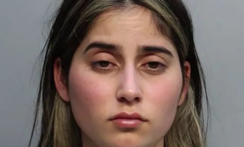 Influencer de Miami-Dade enfrenta cargos tras investigación por videos con sus hijas (+VIDEO)