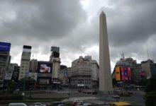 ¿Por qué Buenos Aires lleva semanas bajo un cielo gris? El fenómeno que explica la persistente nubosidad