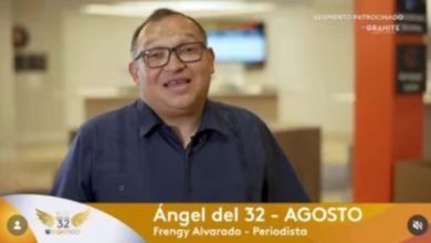 Venezolano Frengy Alvarado recibe el reconocimiento “El Ángel del 32” de Univision 32 por su aporte a la comunidad (+VIDEO)
