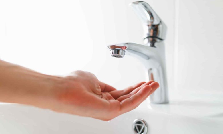 Llamado de Delcy Rodríguez a ahorrar agua y electricidad reaviva el malestar por los prolongados cortes de servicios en Venezuela