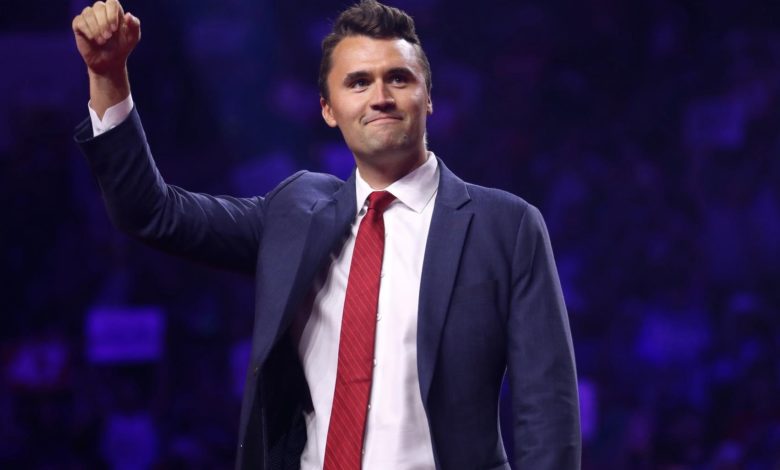 UVU suspende las clases y enfrenta tensión política durante homenaje a Charlie Kirk