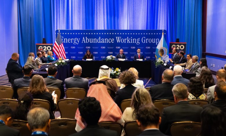 Representación de Venezuela llega a Houston invitada por Trump para discutir el futuro energético