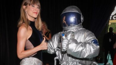 Taylor Swift hace historia en los VMAs y supera a Beyoncé como la artista más premiada