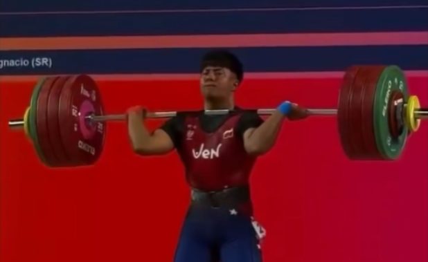 Venezolano Ángel Rodríguez hace historia en Argentina, con un récord mundial juvenil en levantamiento de pesas