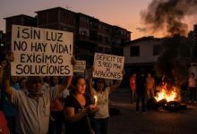 Déficit de 3.900 MW agrava los apagones en Venezuela y dispara las protestas